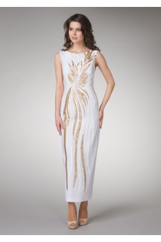 Нарядное длинное белое женское платье с декоративным шитьем