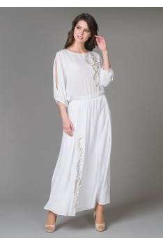 Белое длинное женское нарядное платье с золотистой вышивкой 